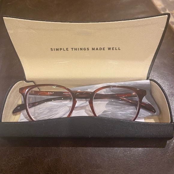 Eyeglasses - Picture 4 of 5